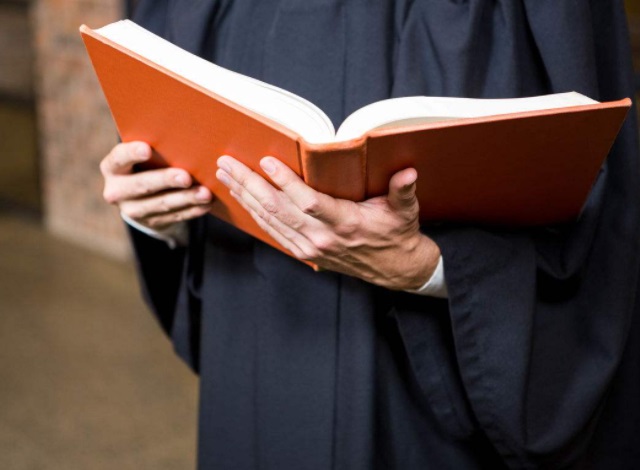 刑事案件律师什么时候介入?律师在刑事案件中的作用